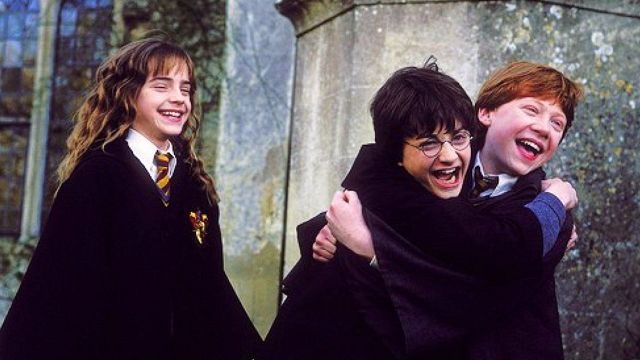 Imagem da notícia Série de Harry Potter começa a escalação do trio principal e vai na contramão da autora com chamada de "elenco inclusivo e diverso"