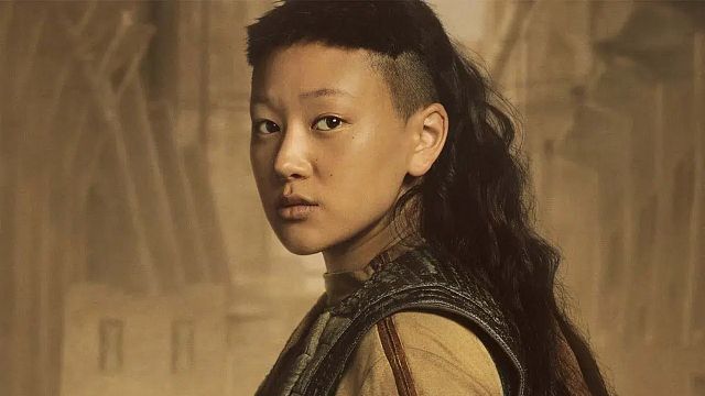 Imagem da notícia Antes da 4ª temporada de Bridgerton, você pode ver a nova protagonista nesta série de ficção científica que adapta um famoso videogame