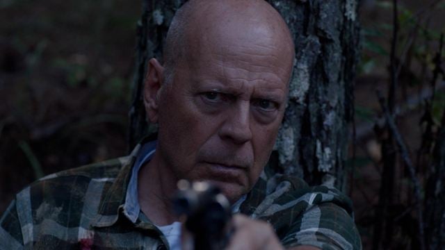 Imagem da notícia Ação imperdível na Netflix: Bruce Willis estrela um de seus últimos filmes nesta trama grandiosa com atriz de Crepúsculo