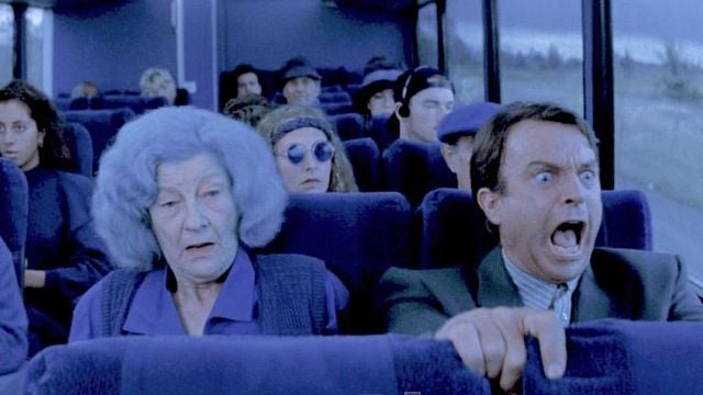 Imagem da notícia É impossível odiar este filme: clássico cult esquecido com Sam Neill explode em grandes ideias até o último segundo