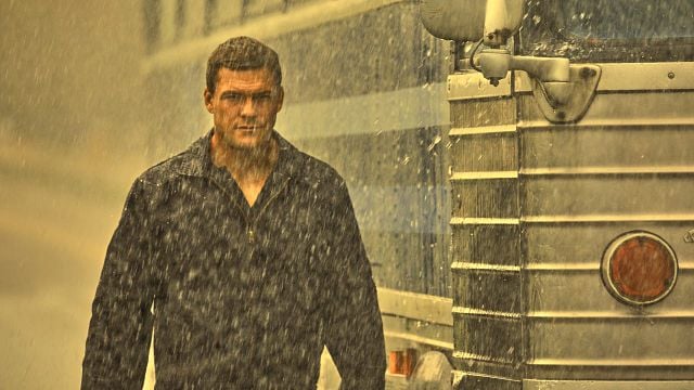 Imagem da notícia Triste notícia para os fãs de Reacher: Autor da franquia acredita que esta famosa história não vai acontecer na série de Alan Ritchson