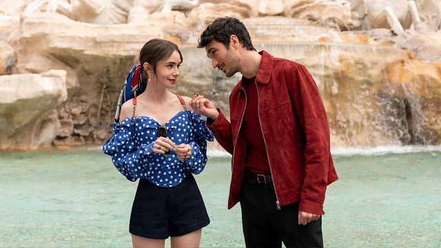 Imagem da notícia Emily em Roma? Estes são os 3 itens que não podem faltar na mala da protagonista para a nova temporada da série da Netflix