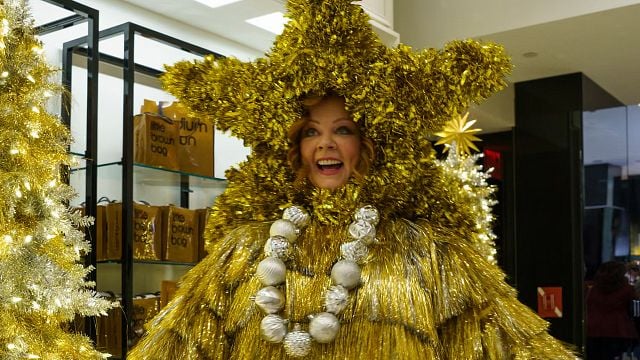 Imagem da notícia Sessão da Tarde hoje (23/12): Filme Genie - A Magia do Natal tem conexão com dois dos maiores clássicos da comédia romântica