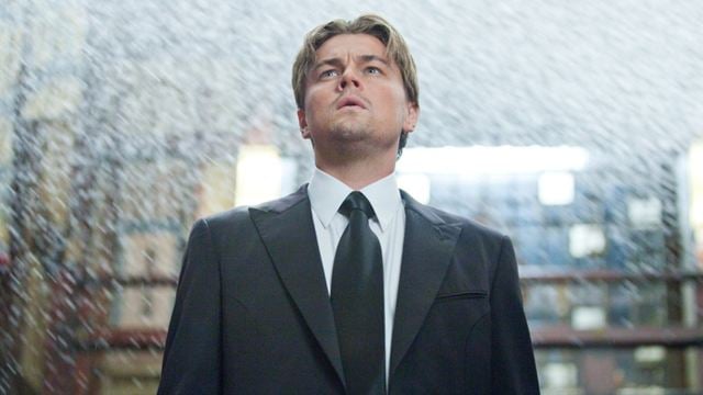 "Leonardo DiCaprio exigiu mudanças de mim por meses": Christopher Nolan reconhece que o roteiro de seu maior sucesso de ficção científica melhorou com as ideias do ator