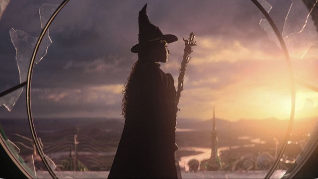 Imagem da notícia Wicked: Este é o detalhe sombrio sobre a transformação de Elphaba na Bruxa Má do Oeste que passou despercebido no filme