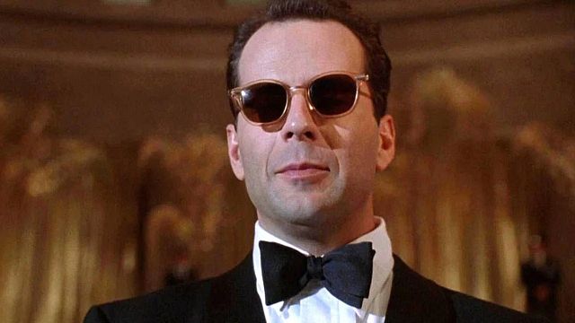 Imagem da notícia "O filme já estava morto antes de chegar aos cinemas": Bruce Willis ainda se arrepende da adaptação deste best-seller