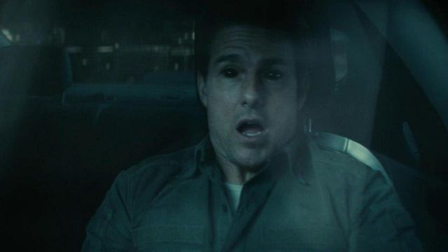 Imagem da notícia Este filme de ficção científica cultuado fez até mesmo Tom Cruise fraquejar durante as gravações: "Meu traje pesava 36 quilos"