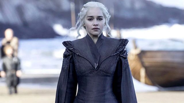Imagem da notícia Game of Thrones deveria ter terminado de forma diferente: Criadores confirmam planos cancelados para a sequência de House of the Dragon