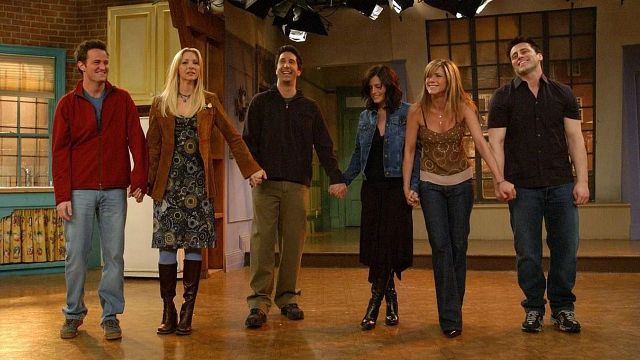 Imagem da notícia Os 8 episódios da série derivada de Friends que sumiram do ar: A série foi cancelada de repente