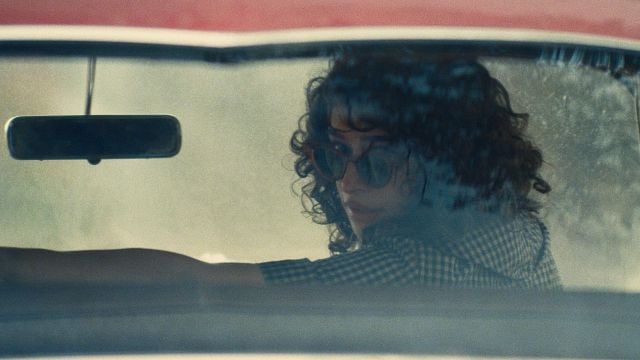 Imagem da notícia Quem é Odessa A'zion? Atriz cotada para ser a Mulher-Maravilha do DCU faz par romântico com Timothée Chalamet em Marty Supreme