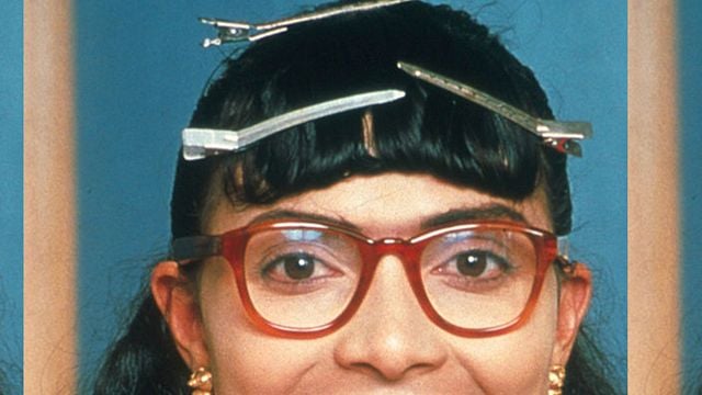 Imagem da notícia Tutorial para ficar feia: Assim era a transformação radical da protagonista da novela de maior sucesso do mundo