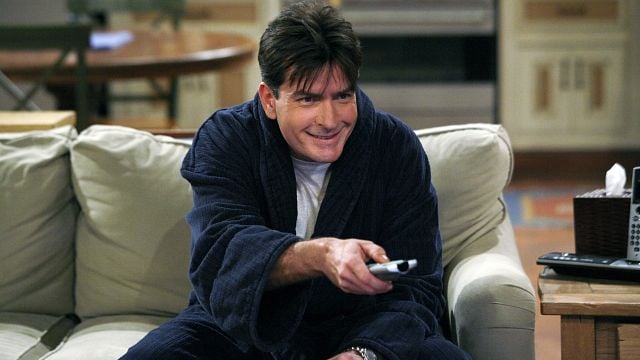 Imagem da notícia Two and Half Men 2.0 está chegando: 12 anos após a demissão de Charlie Sheen, nova série de Chuck Lorre tem data de estreia