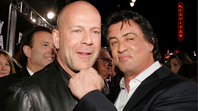 Imagem da notícia "Ganancioso e preguiçoso": Sylvester Stallone expulsou Bruce Willis de Os Mercenários 3 e teve que pagar ao seu substituto quase o dobro!