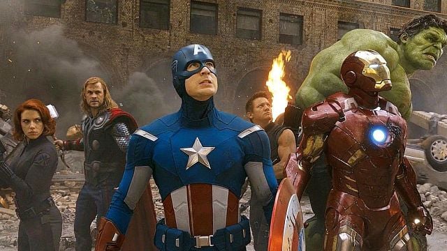 Imagem da notícia Kevin Feige desmente rumores sobre retorno dos Vingadores originais, mas cita projeto secreto com estrela da Marvel