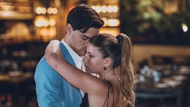 Imagem da notícia Sua Culpa: Nicole Wallace revela que uma das músicas mais tristes de Taylor Swift descreve perfeitamente o filme do Prime Video