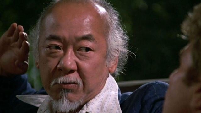 Cobra Kai vai estragar suas lembranças do Sr. Miyagi: 6ª temporada revela segredo sombrio do personagem de Karatê Kid