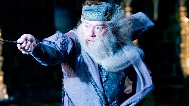 Imagem da notícia A HBO deve quebrar uma tradição de Harry Potter com o ator que interpretará Dumbledore