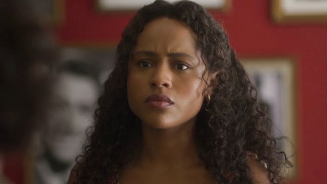 Imagem da notícia Garota do Momento, resumo de 03 a 08/03: Joia falsa levará Beatriz à ruína em mais um golpe baixo da família Alencar