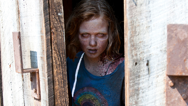Imagem da notícia Em The Walking Dead, sua personagem morreu 10 temporadas antes do previsto, em uma das cenas mais angustiantes da série: Depois disso, a atriz brilhou em outra série de sucesso