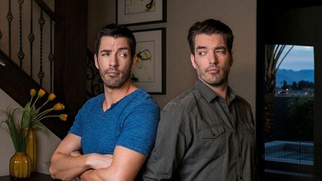 Imagem da notícia "Você nunca mais pode tocar nesse assunto": Irmãos à Obra é um sucesso, mas um conflito nos bastidores pôs a dupla à beira do fim