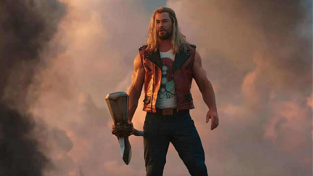 Imagem da notícia Todos os três filhos de Chris Hemsworth apareceram no último filme do Thor: Você os reconheceu?