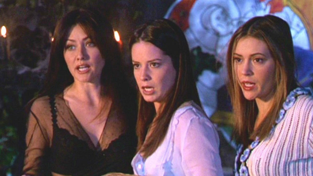 Imagem da notícia 1º episódio de Charmed foi filmado com OUTRA atriz em papel principal: Fãs encontraram vídeo nunca exibido