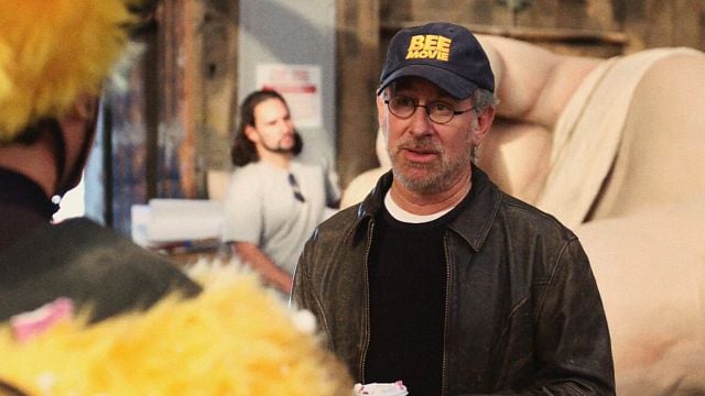 Imagem da notícia "Ele não riu": Esta pegadinha com Steven Spielberg virou um sucesso de 300 milhões de dólares que você pode assistir na Netflix