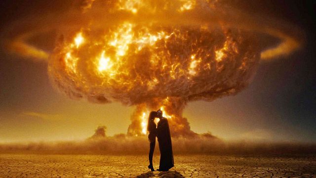Imagem da notícia Christopher Nolan adora um dos melhores filmes de super-heróis porque é o anti-Vingadores perfeito