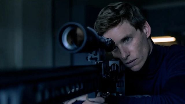 Imagem da notícia "Um thriller assustadoramente plausível”: Baseada em um best-seller mundial, essa é uma das melhores séries do Disney+ atualmente