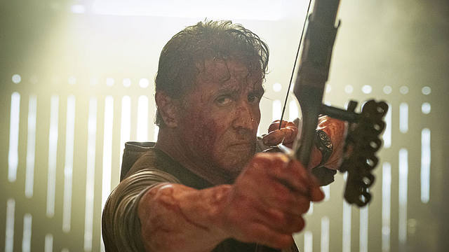 Imagem da notícia "Nem realista, nem plausível": Esta estrela não é nada fã deste herói de uma saga de ação cult interpretada por Sylvester Stallone