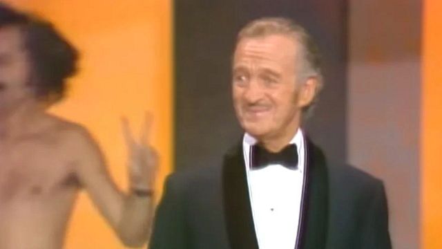 Imagem da notícia 51 anos atrás, um homem nu correu no palco do Oscar: Ninguém imaginava que essa história teria final trágico