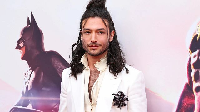 Imagem da notícia Ezra Miller quebra o silêncio após acusação de assédio a uma criança: “Histórico de ações manipuladoras e destrutivas"