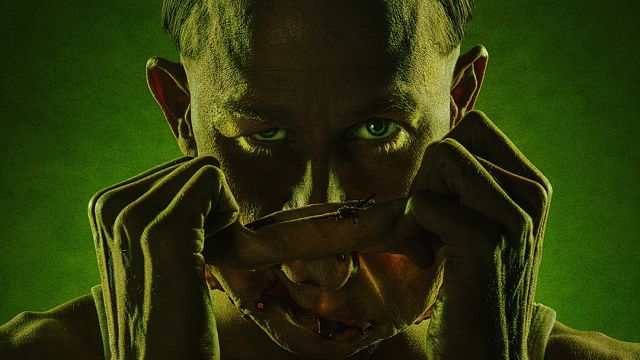 Imagem da notícia Monstro: A História de Ed Gein: Compare o serial killer real com o personagem da série da Netflix