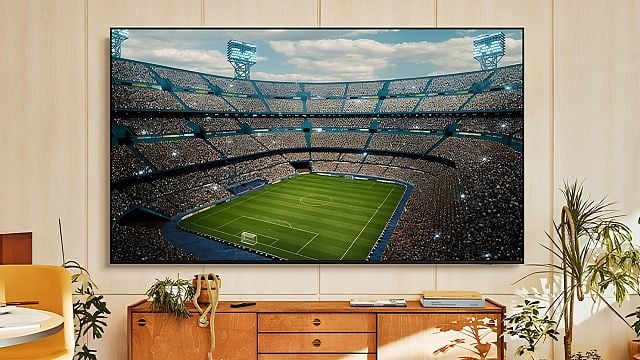 Imagem da notícia Esquenta para a Copa: Smart TVs 4K entram em liquidação com menor preço do ano na Amazon