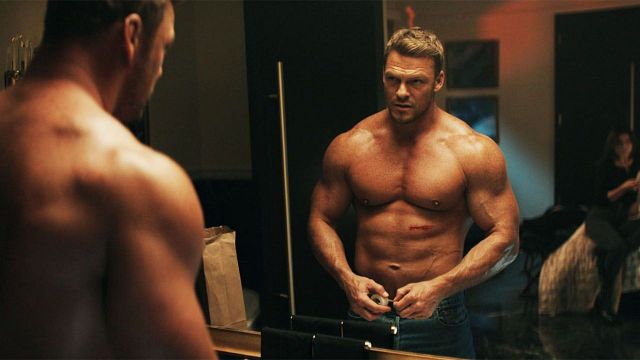 Imagem da notícia "Você abusa do seu corpo": Alan Ritchson fala sobre os constantes desafios físicos da 3ª temporada de Reacher