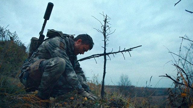 Imagem da notícia Disponível no streaming: Neste filme, o suspense de vingança encontra o drama da guerra da vida real