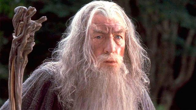 Imagem da notícia "Não me tornei ator para isso": Filmar O Hobbit foi uma tortura para Ian McKellen em seu retorno como Gandalf