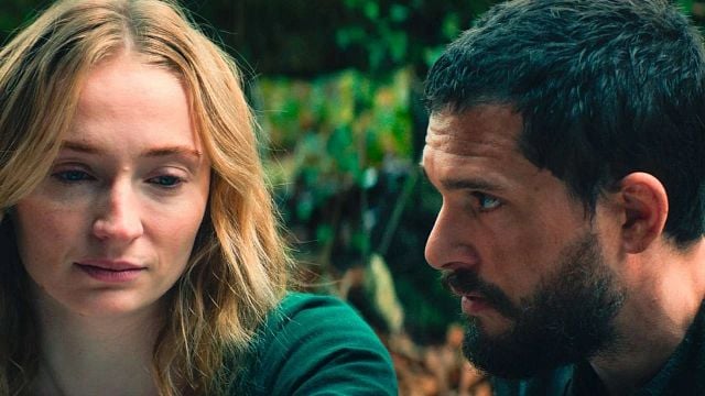 Imagem da notícia Primeiras imagens: 7 anos após o fim de Game of Thrones, Sophie Turner e Kit Harington se tornam amantes no remake deste filme cult