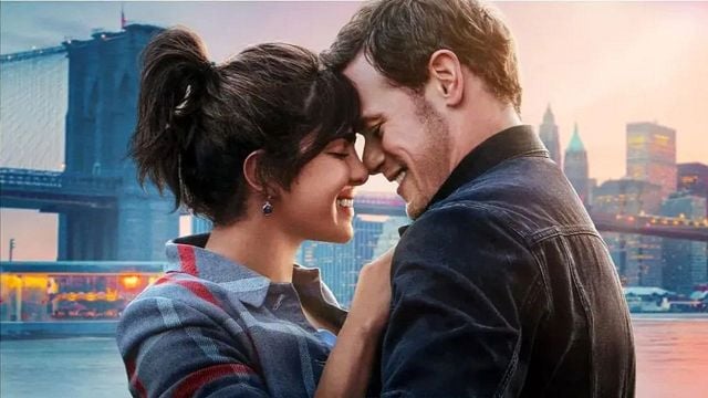 Imagem da notícia Sessão da Tarde hoje (12/06): Filme O Amor Mandou Mensagem, com galã de Outlander, marcou a estreia de um ícone da música no cinema!