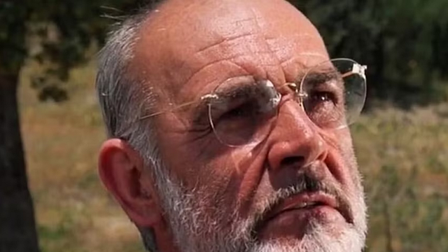 Imagem da notícia Este filme de fantasia foi escrito para a lenda de 007, Sean Connery, mas uma das maiores atrizes de todos os tempos assumiu o papel!