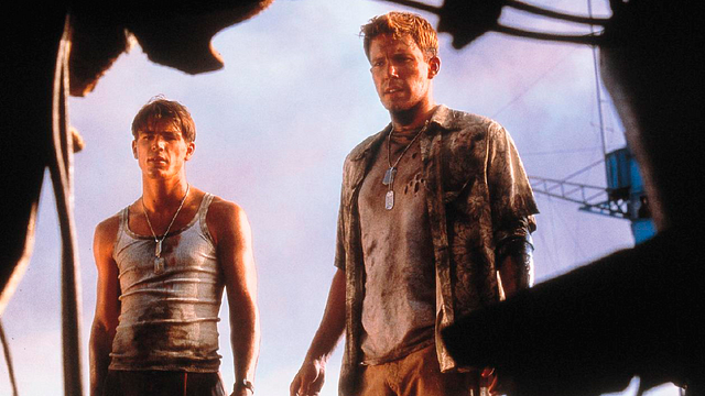 Imagem da notícia Se você pausar Pearl Harbor aos 121 minutos e 57 segundos, verá um dos personagens mais famosos da história do cinema em uma aparição que ninguém esperava
