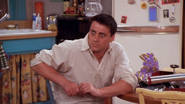 Imagem da notícia Pause Friends neste exato momento para encontrar um erro inusitado que muitos não perceberam