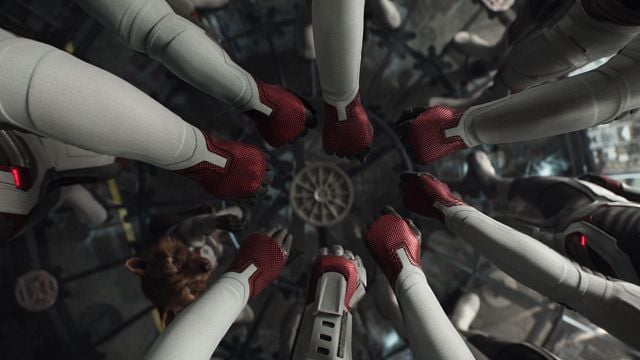 Imagem da notícia 7 anos após a estreia, Vingadores: Ultimato atinge recorde de 2,92 bilhões de dólares e desbanca Avatar do trono de maior bilheteria de todos os tempos