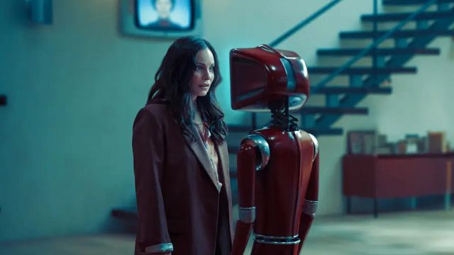 Imagem da notícia Cassandra vai ter 2ª temporada? Este é o futuro do sucesso de ficção científica na Netflix