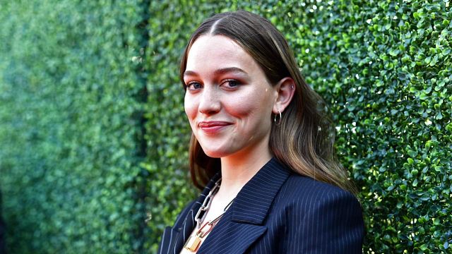 Imagem da notícia Algo Horrível Vai Acontecer: Victoria Pedretti está na nova minissérie de terror da Netflix?