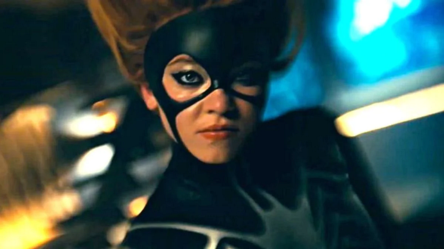Imagem da notícia A máscara da Mulher-Aranha: Diretora de Madame Teia explica por que o traje de Sydney Sweeney é diferente dos quadrinhos