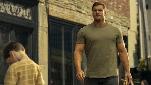 Imagem da notícia "Eu acabei com o meu corpo": Alan Ritchson ganhou 14 kg e precisou de cirurgia para sua transformação em Reacher