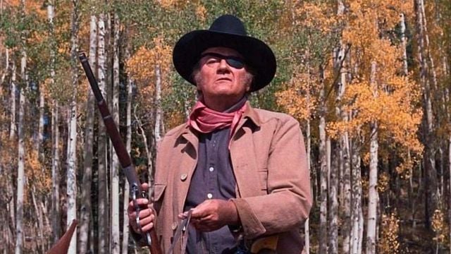 Imagem da notícia John Wayne passou os últimos anos de sua carreira usando peruca: Apenas um filme o convenceu a tirá-la