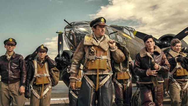 Imagem da notícia Épico de guerra de 29 horas de Steven Spielberg e Tom Hanks: Por que você deve assistir Irmãos de Guerra, O Pacífico e Mestres do Ar
