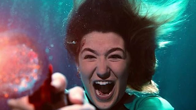 Imagem da notícia Tela Quente hoje (29/06): No Filme Medo Profundo: O Segundo Ataque, filha de Stallone vira alvo de tubarões em um suspense de tirar o fôlego